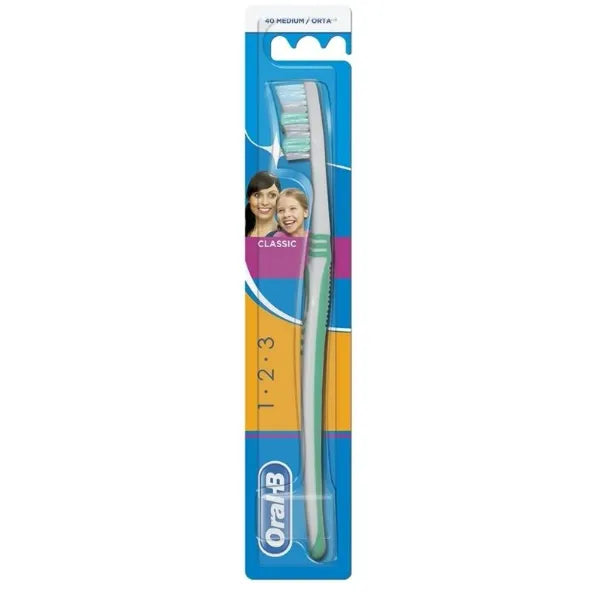 Oral-b 123 Classic Toothbrush 40 Medium Multi Color 1 Count