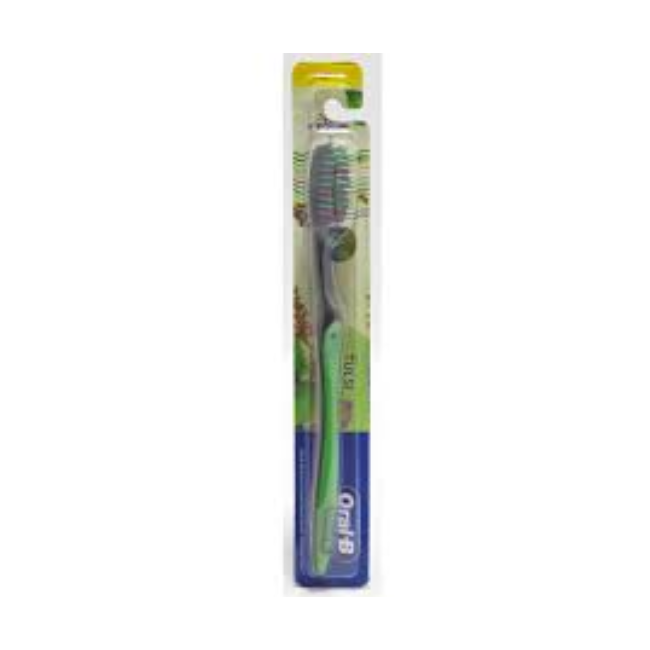 ORAL B TULSI MEDIUM